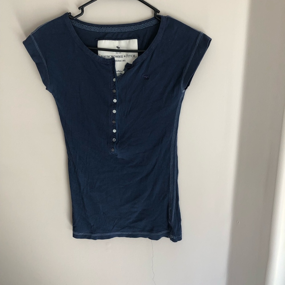 Juniors medium Abercrombie and fitch tee
